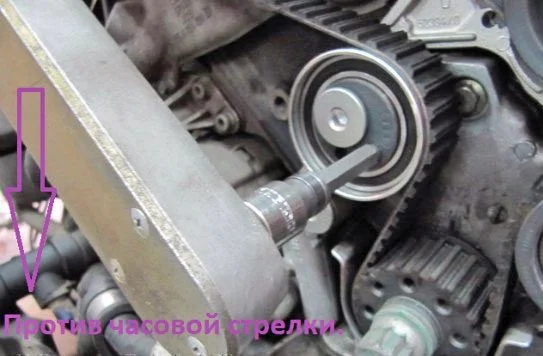 Wechsel des Zahnriemens und des Einspritzpumpenriemens beim Audi A6 2.5 TDI V6