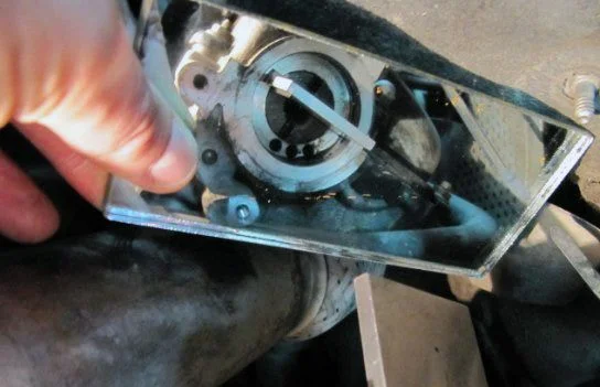 Wechsel des Zahnriemens und des Einspritzpumpenriemens beim Audi A6 2.5 TDI V6