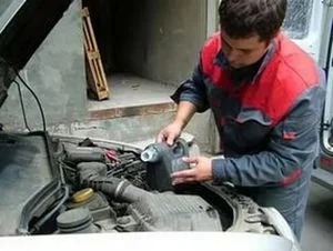 Periodischer Motorölwechsel